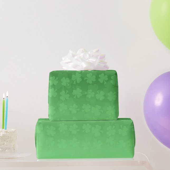 St. Patrick's Day Green Kleeblatts ombre pattern Geschenkpapier (Partygeschenke)