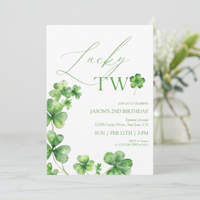 St. Patrick's day green Lucky Two Second Birthday Einladung (Stehend Vorderseite)