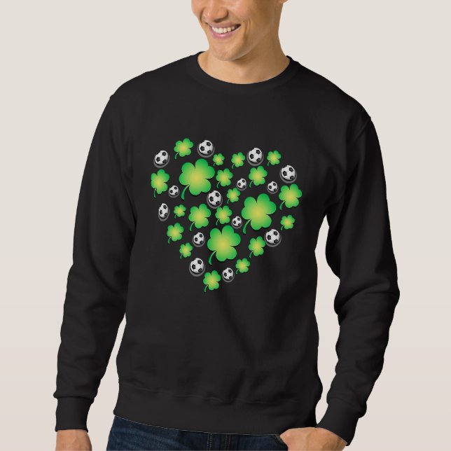 St Patricks day Heart made of c and soccer balls Sweatshirt (Vorderseite)