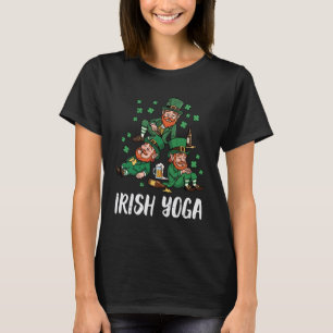 St Patricks Day Irischer Yoga Leprechaun Saint Pad T-Shirt