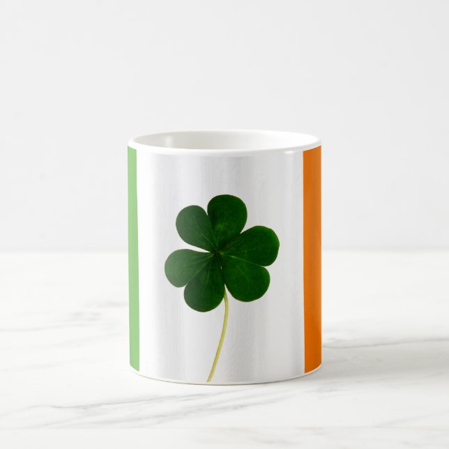 St. Patrick's Day Irish Flag Kleeblatt Irland Tass Verwandlungstasse (Mittel)