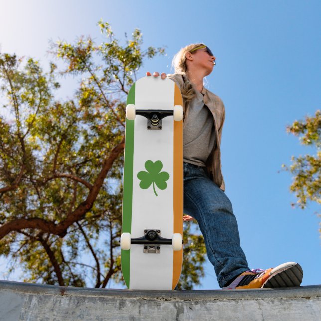 St Patrick's Day Irish Flag mit Kleeblatt Clover Skateboard (Außenbereich 1)