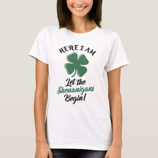 St. Patrick's Day Lass The Shenanigans T-Shirt (Vorderseite)