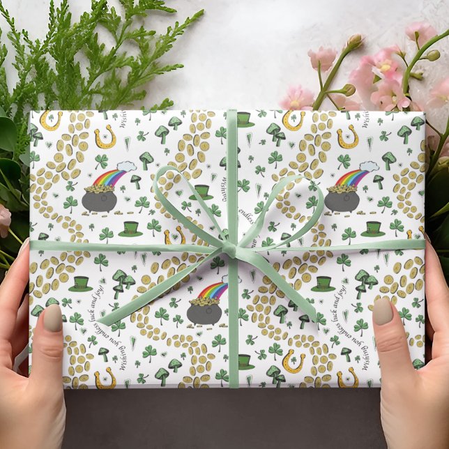 St. Patrick's Day Leprechaun Pot of Gold Geschenkpapier (St Patrick's Hand-Drawn Design in Black Ink. Pot of Gold, Shamrocks, Green Clovers, Horseshoe, Coins)