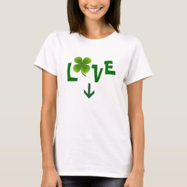 St. Patricks Day LIEBE Design MaternityT-Shirt T-Shirt