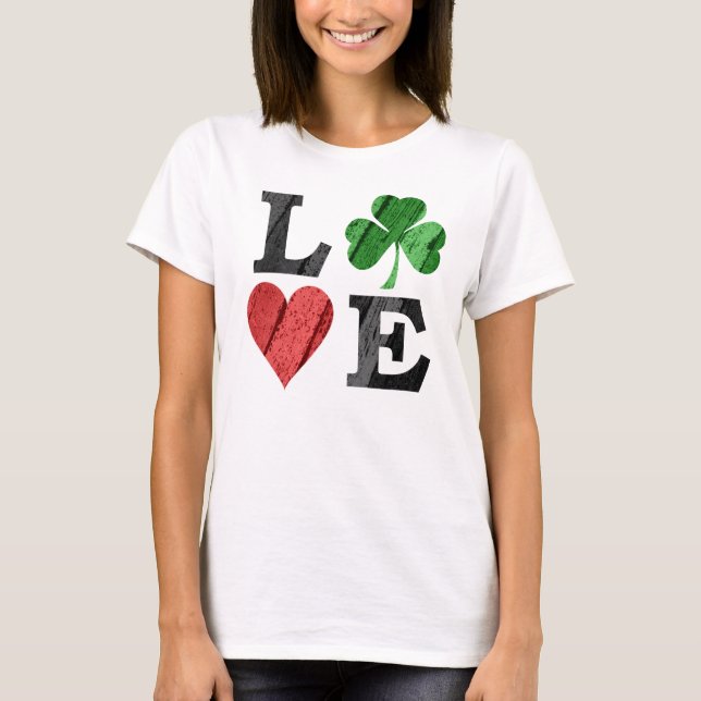 St. Patrick's Day LIEBE mit Herz und Kleeblatt T-Shirt (Vorderseite)