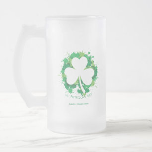 St. Patrick's Day. Lucky Clover Weiße Silhouette. Mattglas Bierglas