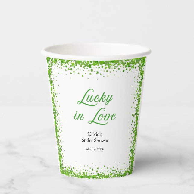 St. Patrick's Day Lucky in Love Brautparty  Pappbecher (Vorderseite)