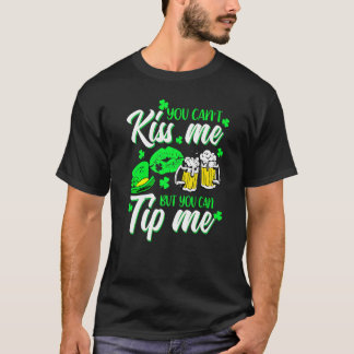 St Patrick's Day Lucky Shamrock Waitress Bartender T-Shirt