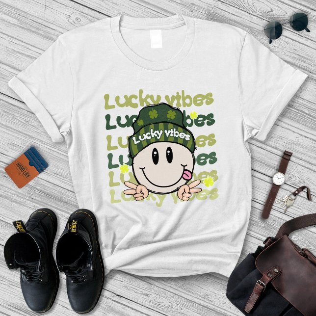 St Patricks Day, Lucky Vibes T-Shirt (Von Creator hochgeladen)