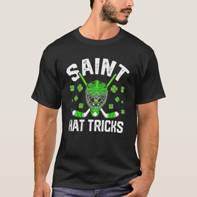 St Patrick's Day Saint Hat Tricks Hockey Kleeblatt T-Shirt (Vorderseite)