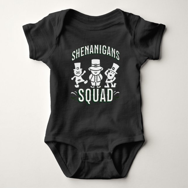 ST PATRICK'S DAY - SHENANIGANS SQUAD BABY STRAMPLER (Vorderseite)