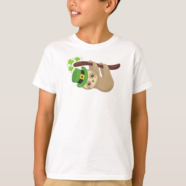 St. Patrick's Day Sloth, Leprechaun Hat, Clovers T-Shirt (Vorderseite)