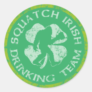 St Patrick's Day Squatch Irish Drinking Team Runder Aufkleber