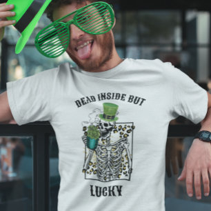 St. Patrick's Day Tot aber Glückliches Skelett T-Shirt