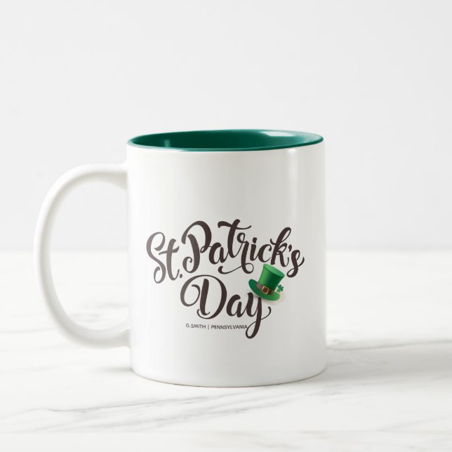 St. Patrick's Day Typografie. Kobold Zweifarbige Tasse (Links)