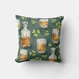 St. Patrick's Day Whiskey and Shamrocks Pattern Kissen