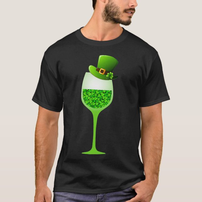 St Patricks Kleeblatt Hat Weinglas trinken T-Shirt (Vorderseite)