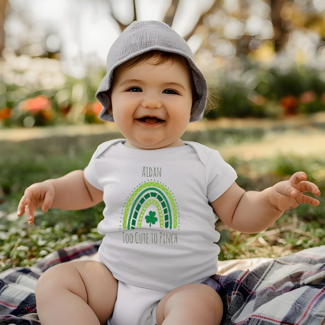 St. Patrick's Rainbow | Happy Whimsical Kleeblatt Baby Strampler (St. Patrick's Rainbow | Happy Whimsical Shamrock Baby Bodysuit)