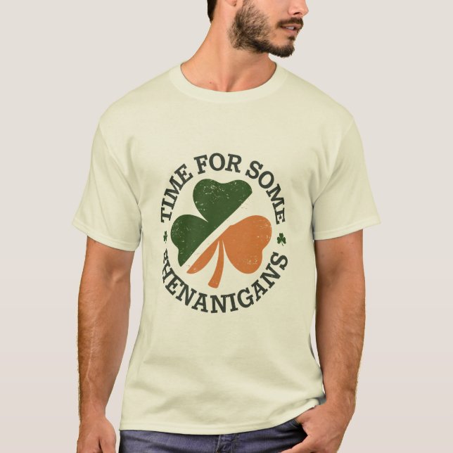 St. Patrick's Time for some Shenanigans Clover T-Shirt (Vorderseite)