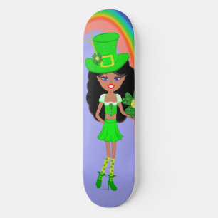 St Pat's Day Brünett Girl Leprechaun mit Regenboge Skateboard