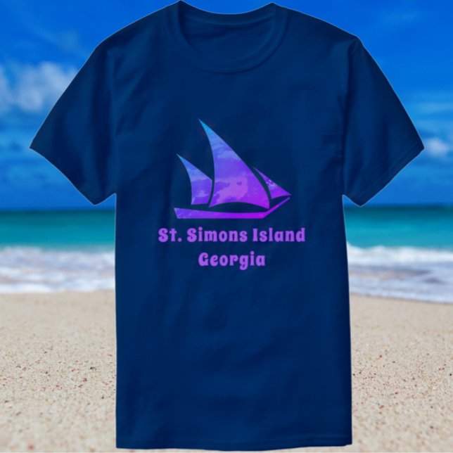 St. Simons Island GA Sailboat T-Shirt (Von Creator hochgeladen)