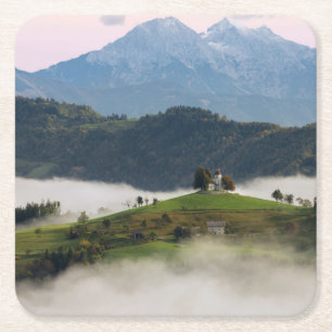 St- Thomaskirche und Berge, Slowenien-Untersetzer Rechteckiger Pappuntersetzer