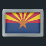 Staat der Flagge von Arizona Rechteckige Gürtelschnalle<br><div class="desc">Die Staatsflagge von Arizona hat dreizehn rote und gelbe Strahlen in der oberen Hälfte, und blau in der unteren Hälfte, in der Mitte ein Kupferstern. Adoptiert am 27. Februar 1917. Das sieht bei jedem Produkt gut aus und macht einen wunderbaren Reisegepäck. ⭐ PERSONALISIEREN Sie diese Vorlage mit Ihren Bildern. ⭐...</div>