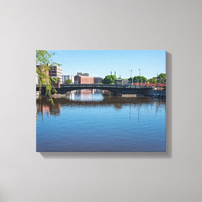 Staat Straßenbrücke durch den Fluss Milwaukee Leinwanddruck (Vorderseite)