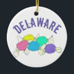 Staatsstolz Delaware Beach Salt Water Taffe Keramik Ornament<br><div class="desc">Zeigen Sie Stolz in Ihrer Zuhause Stadt oder Staat! Das Ornament zeigt eine originelle Marker-Illustration der köstlichen Delaware Strandpromenade Salzwassertafel. Dieses Feinschmecker-Design aus der Heimatstadt ist auch auf anderen Produkten erhältlich. Weitere Staaten und Städte sind ebenfalls verfügbar. Sehen Sie nicht, wonach Sie suchen? Brauchen Sie Hilfe bei der Anpassung? Kontaktieren...</div>
