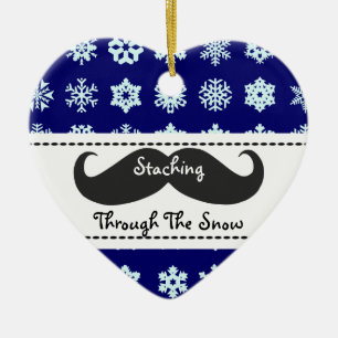 Staching durch den Schnee am Weihnachten Keramik Ornament