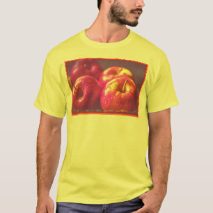 "Stack of Red Apples Fruit" Niedliches Foto. Jetzt T-Shirt