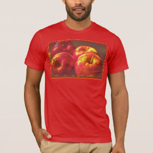 "Stack of Red Apples Fruit" Niedliches Foto. Jetzt T-Shirt