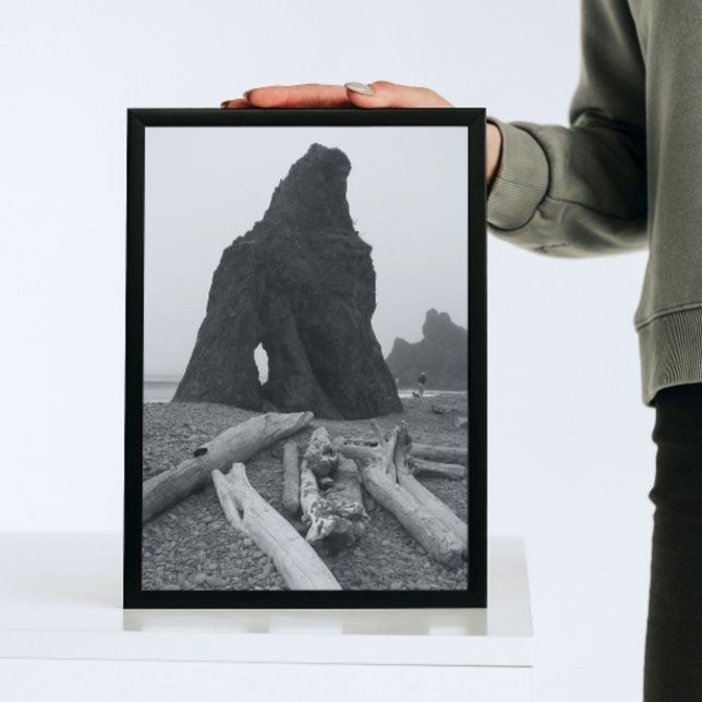 Stacks Schwarz und Weiß am Küstenmeer Fotodruck (In Situ Framed)