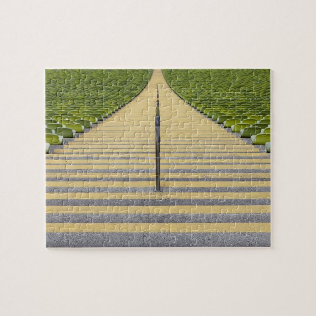 Stadionstreppenhaus zwischen Reihen der grünen Puzzle (Horizontal)