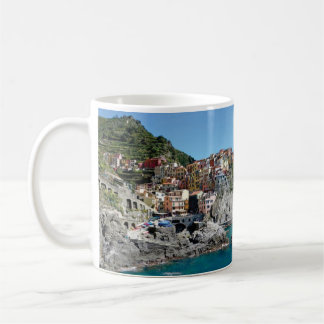 Stadt auf einer Klippe Kaffeetasse