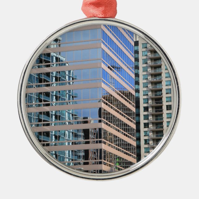 Stadt-moderne Architektur Silbernes Ornament (Vorne)