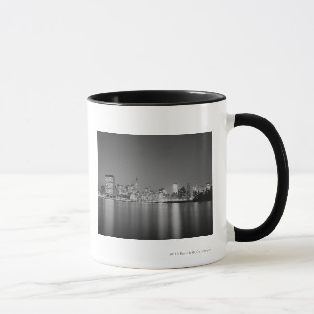 Stadt-Skyline nachts Tasse (Rechts)
