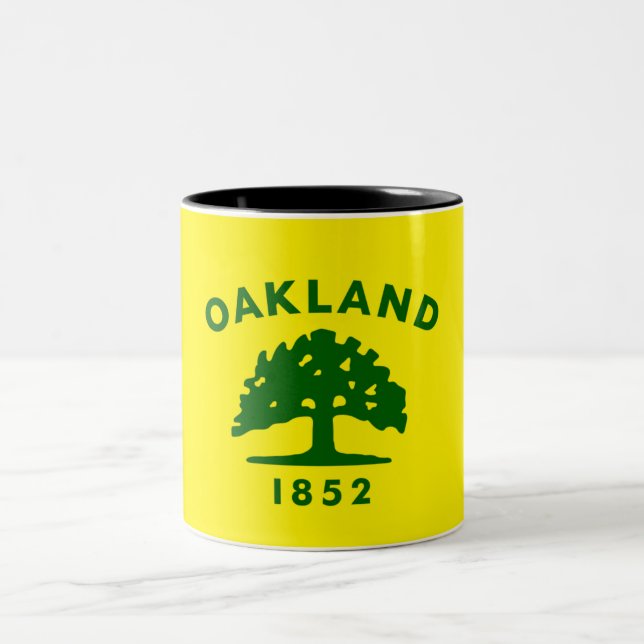 Stadtflagge von Oakland Zweifarbige Tasse (Mittel)