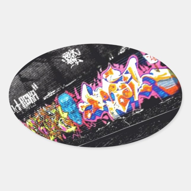Stadtgraffiti Street Art schwarz-weiß mit Farbe Ovaler Aufkleber (Vorderseite)