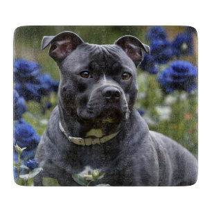 Staffordshire Bull Terrier in Blue Rose Garden, Schneidebrett