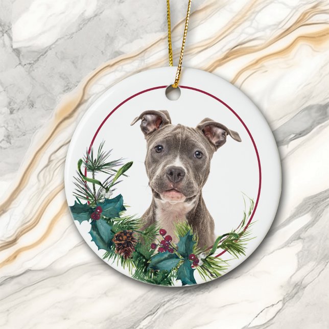 Staffordshire Dog Evergreen Berry Wreath Keramik Ornament (Von Creator hochgeladen)