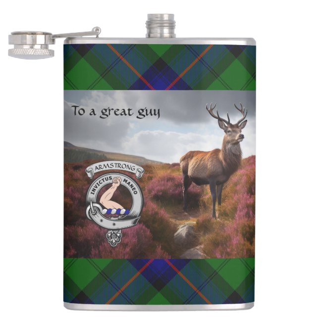 Stag in Heather w/Armstrong Abzeichen Personalisie Flachmann (Geöffnet)