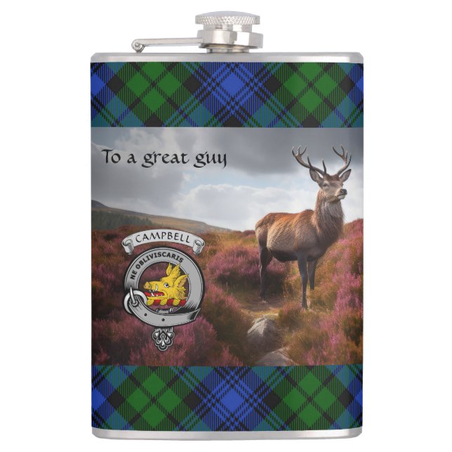 Stag in Heather w/Campbell Abzeichen Personalisier Flachmann (Vorderseite)