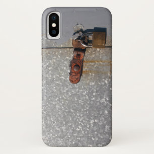Stahltüren mit rostigem Schloss verschlossen Case-Mate iPhone Hülle