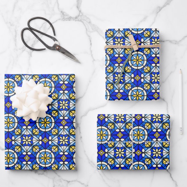 Stained Glass Style Shades of Blue and Yellow Geschenkpapier Set (Vorderseite)