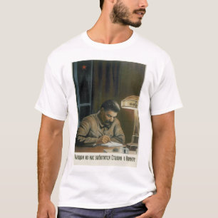 Stalin im der Kreml is_Propaganda Plakat T-Shirt