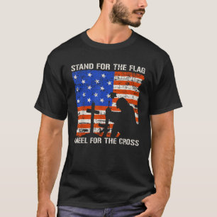 Stand für die Flagge Kneel für den Kreuzfahrer T-Shirt