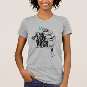 Stand mit stehendem Felsen T-Shirt