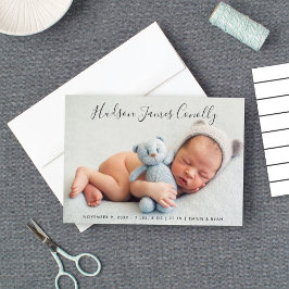 Standout Name Modern Script Baby Boy Foto Birth Ankündigung